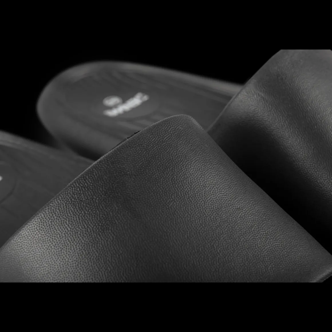 Badslippers ZWART