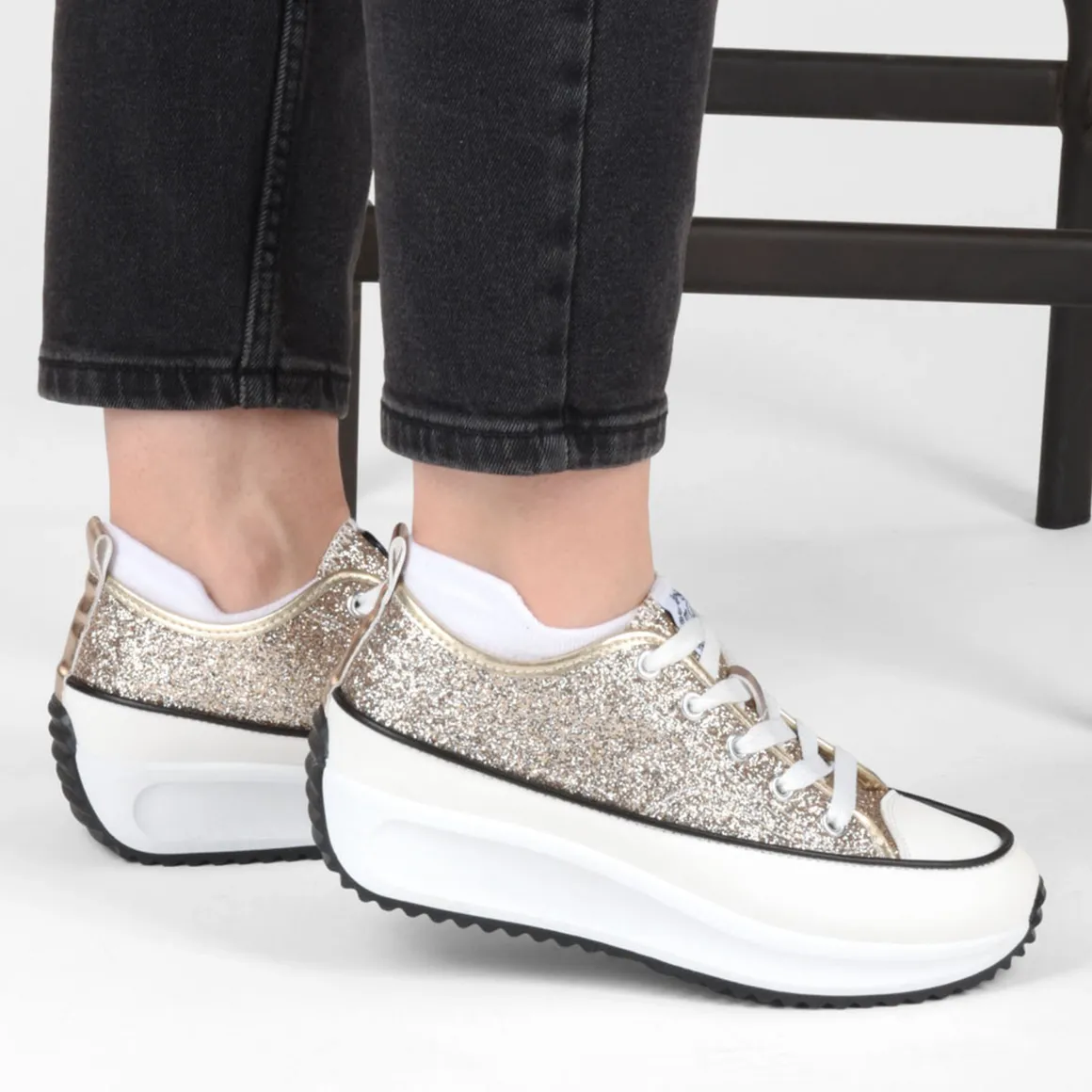 Sneakers GOUD