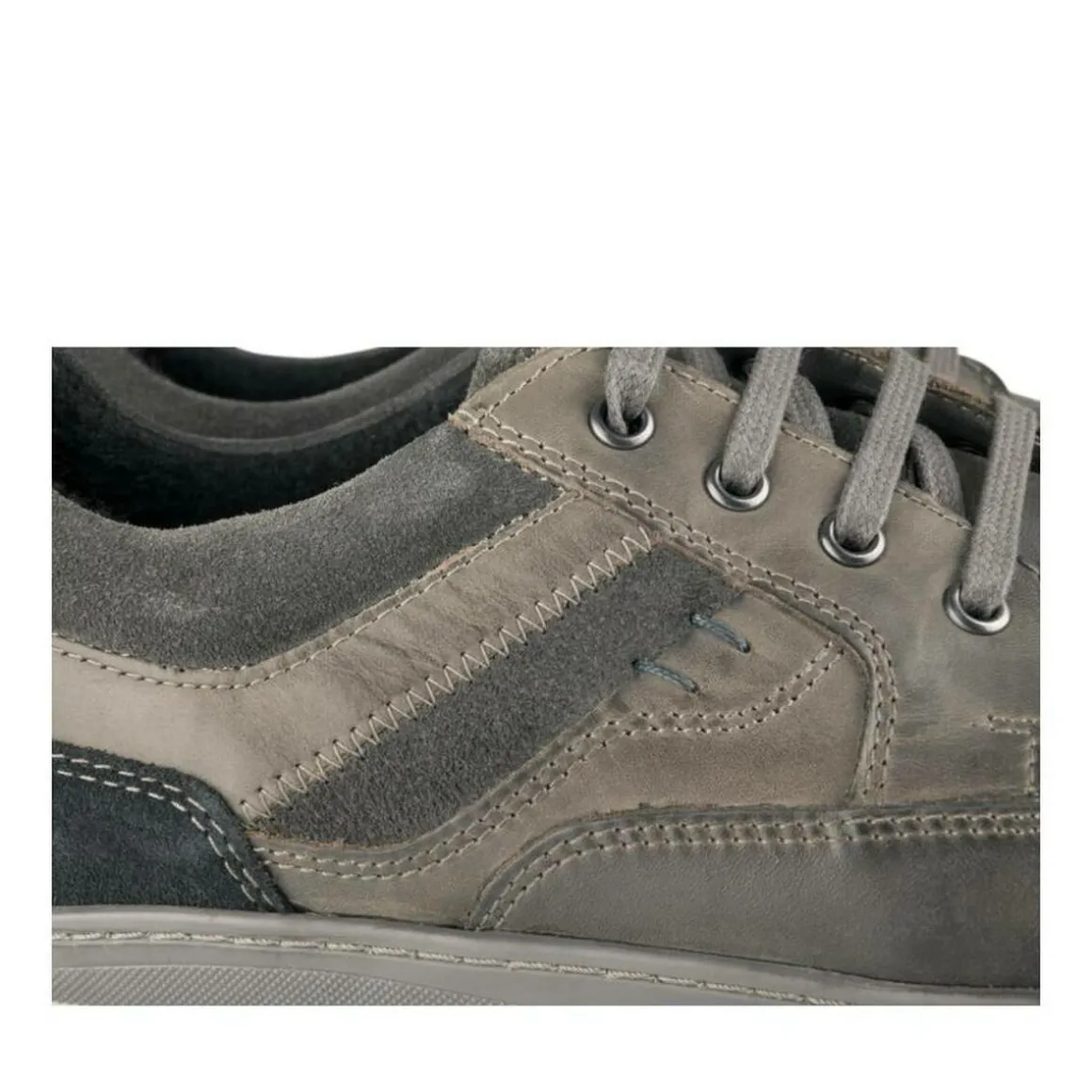 Sneakers GRIJS