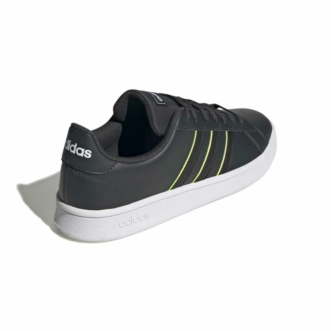 Sneakers ZWART Grand Court Base